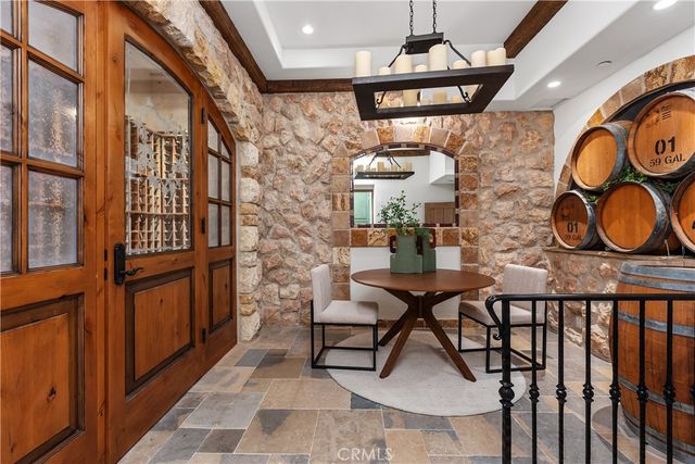 10 S La Senda, Laguna Beach, CA 92651
