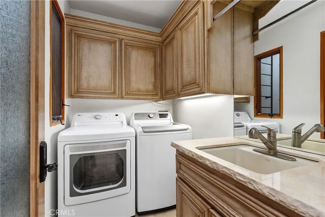10 S La Senda, Laguna Beach, CA 92651