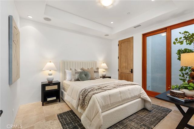 10 S La Senda, Laguna Beach, CA 92651