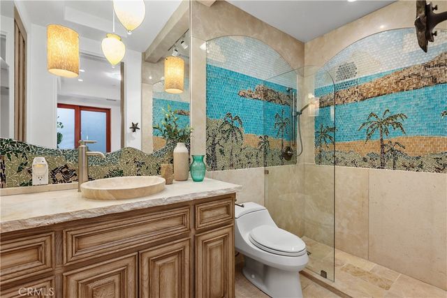 10 S La Senda, Laguna Beach, CA 92651