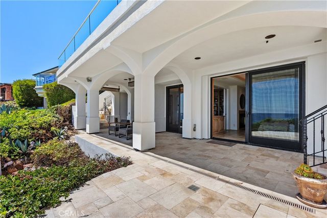 10 S La Senda, Laguna Beach, CA 92651