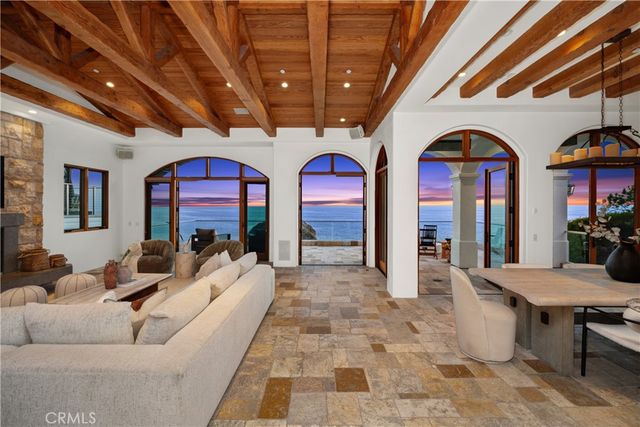 10 S La Senda, Laguna Beach, CA 92651