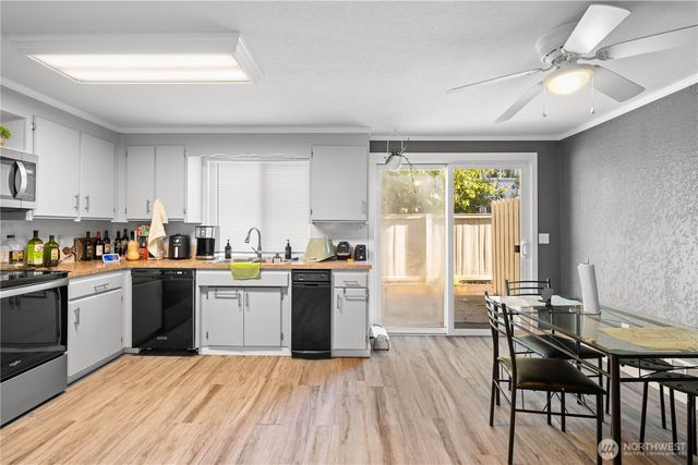 2621 Mountain View Avenue W #9B, Tacoma, WA 98466