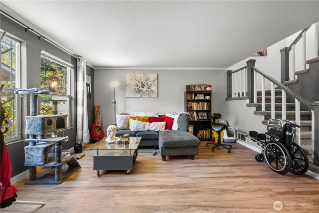 2621 Mountain View Avenue W #9B, Tacoma, WA 98466