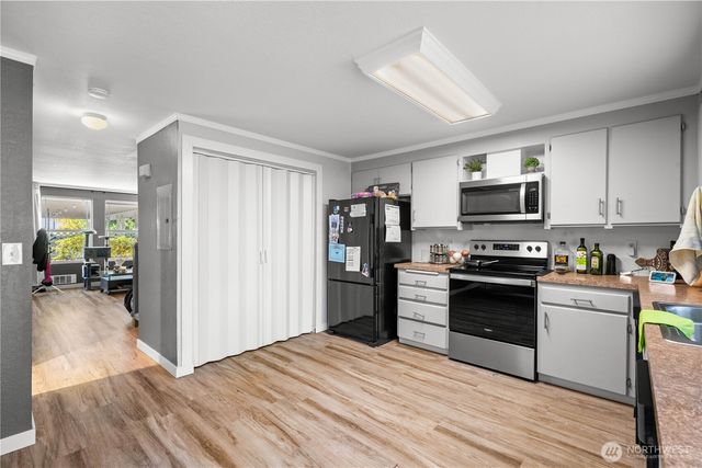 2621 Mountain View Avenue W #9B, Tacoma, WA 98466