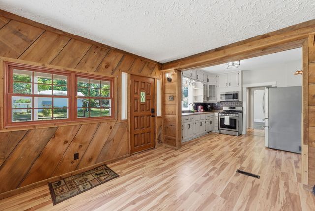 940 Jones Street, Bettendorf, IA 52722