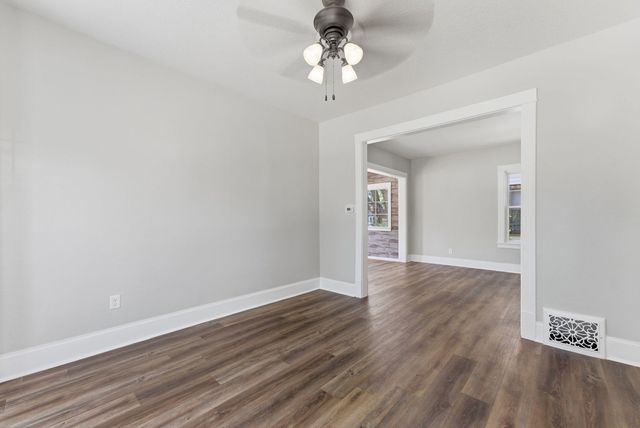 940 Jones Street, Bettendorf, IA 52722
