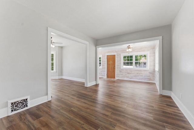 940 Jones Street, Bettendorf, IA 52722