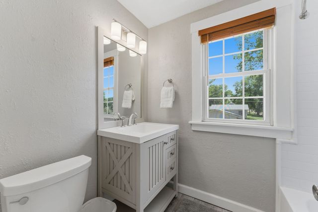 940 Jones Street, Bettendorf, IA 52722