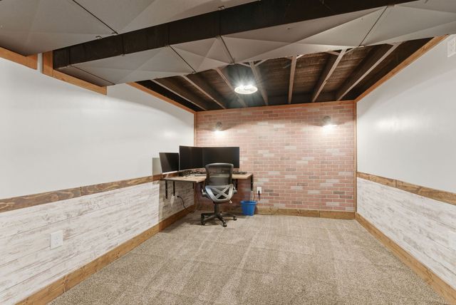 940 Jones Street, Bettendorf, IA 52722