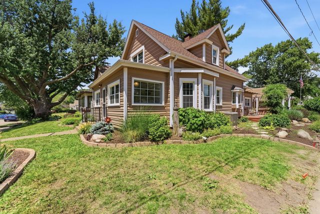 940 Jones Street, Bettendorf, IA 52722