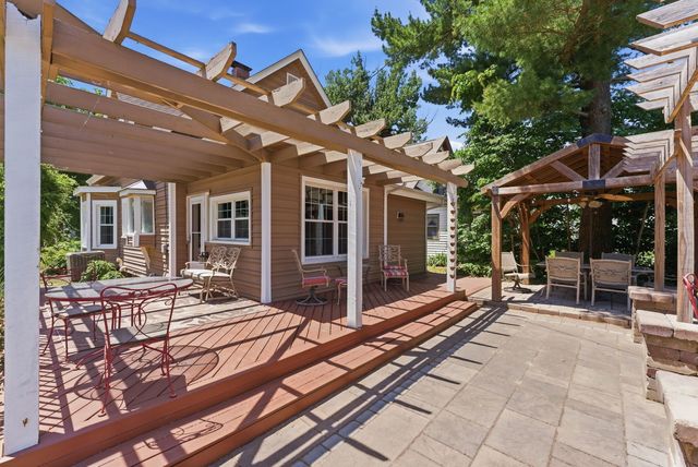 940 Jones Street, Bettendorf, IA 52722