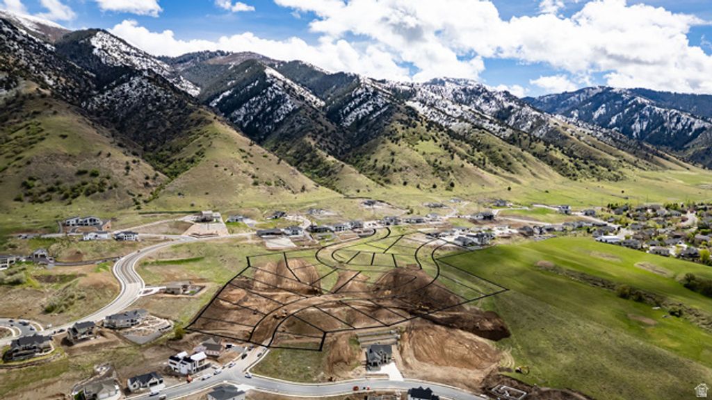 Image 1 of property listing at 810 E 200 N # 16, Providence, UT 84332