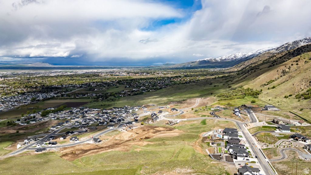 Image 5 of property listing at 810 E 200 N # 16, Providence, UT 84332