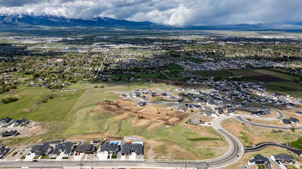 Image 6 of property listing at 810 E 200 N # 16, Providence, UT 84332