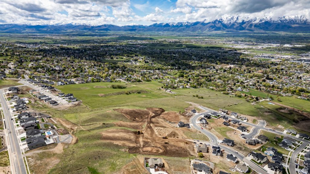 Image 7 of property listing at 810 E 200 N # 16, Providence, UT 84332