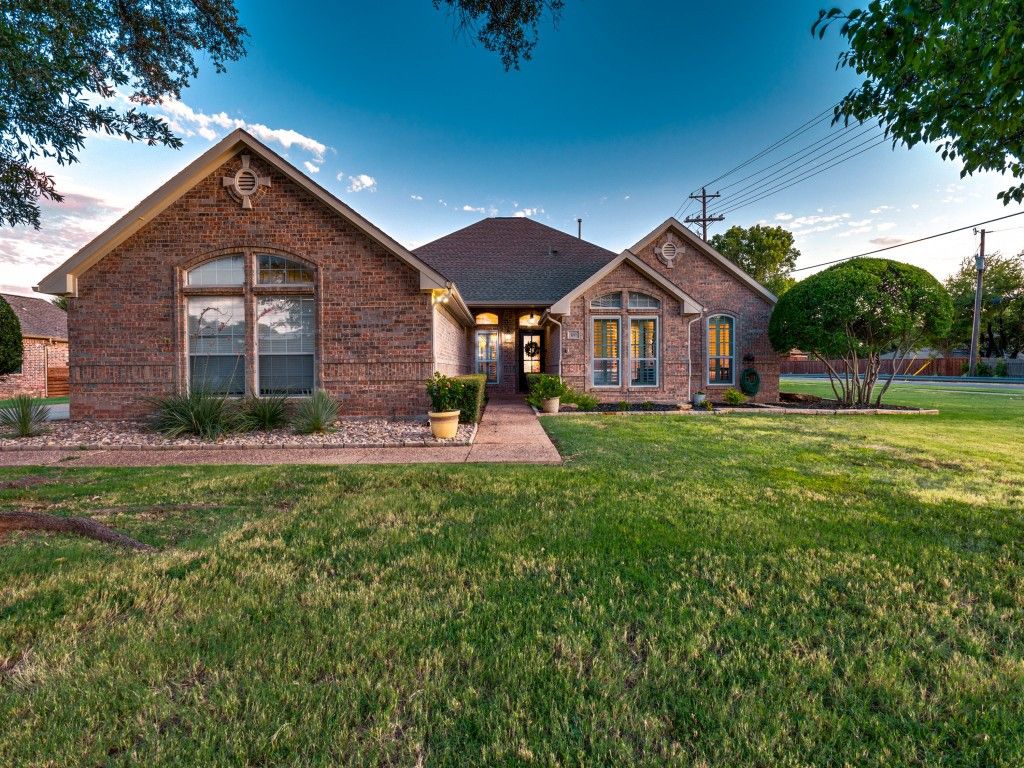 100 Desiree Lane, Highland Village, TX 75077