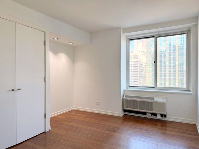 211 E Ohio Street 2707, Chicago, IL 60611