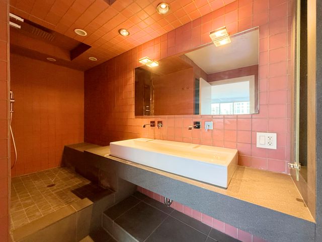 211 E Ohio Street 2707, Chicago, IL 60611