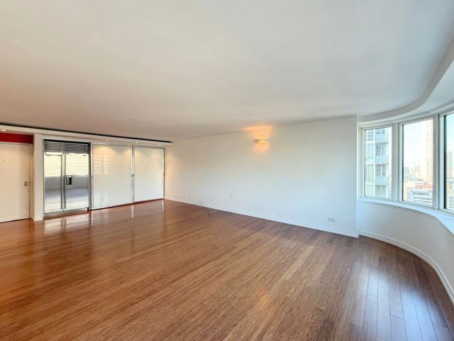 211 E Ohio Street 2707, Chicago, IL 60611