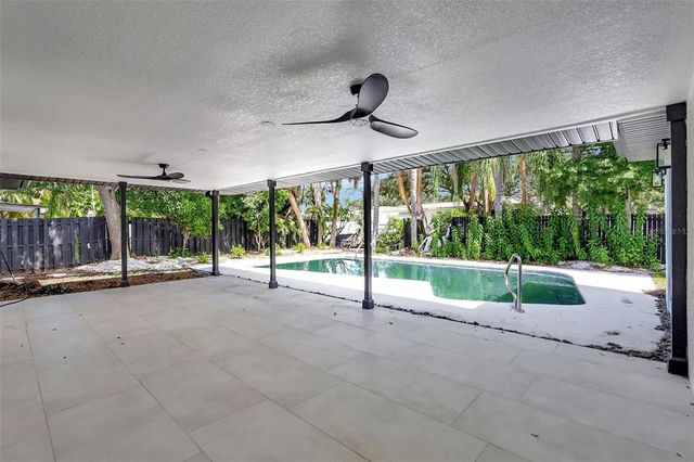 1767 DELAWARE AVENUE NE, St Petersburg, FL 33703