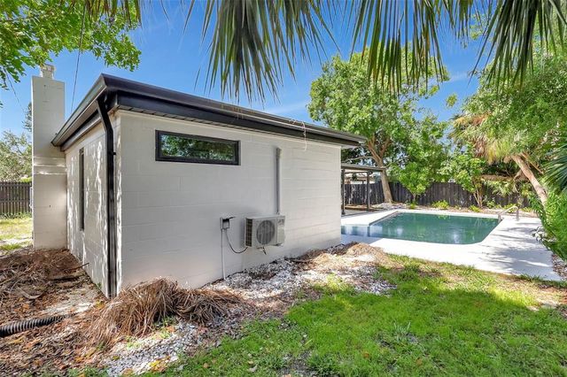 1767 DELAWARE AVENUE NE, St Petersburg, FL 33703