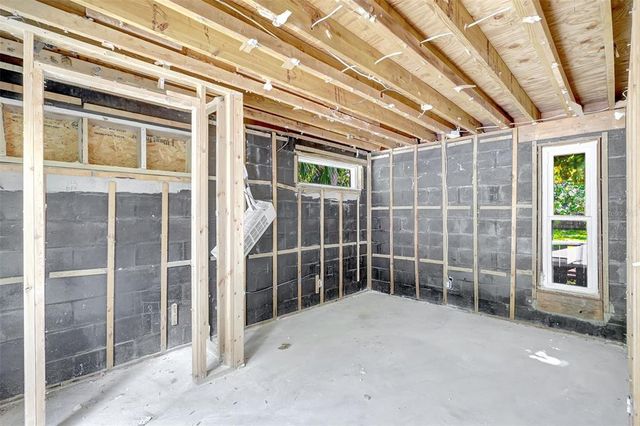 1767 DELAWARE AVENUE NE, St Petersburg, FL 33703