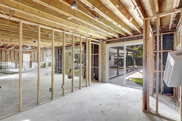 1767 DELAWARE AVENUE NE, St Petersburg, FL 33703