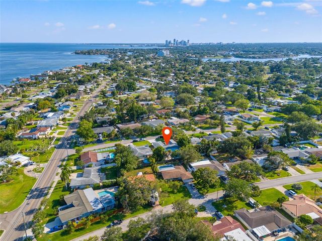 1767 DELAWARE AVENUE NE, St Petersburg, FL 33703