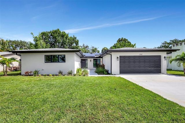 1767 DELAWARE AVENUE NE, St Petersburg, FL 33703