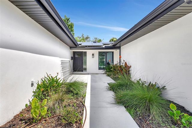 1767 DELAWARE AVENUE NE, St Petersburg, FL 33703