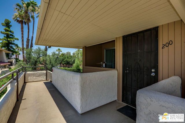 420 N Villa Court 200, Palm Springs, CA 92262