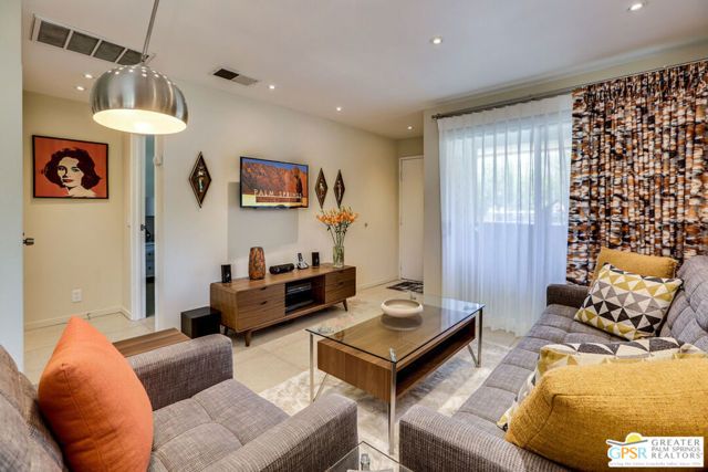 420 N Villa Court 200, Palm Springs, CA 92262