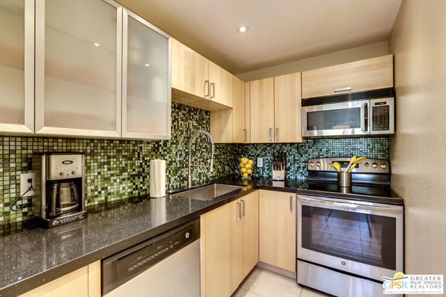 420 N Villa Court 200, Palm Springs, CA 92262