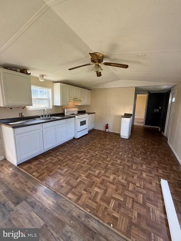 16 ABBOTTS POND RD, Greenwood, DE 19950