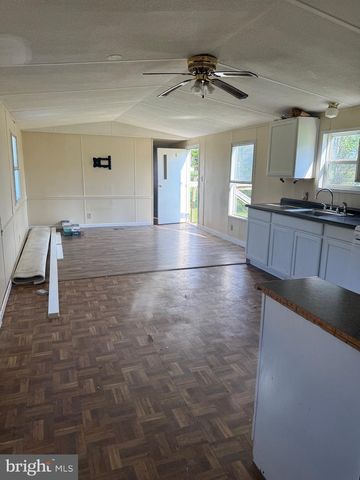 16 ABBOTTS POND RD, Greenwood, DE 19950