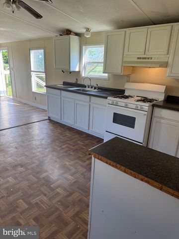 16 ABBOTTS POND RD, Greenwood, DE 19950