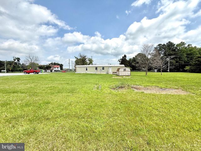 16 ABBOTTS POND RD, Greenwood, DE 19950