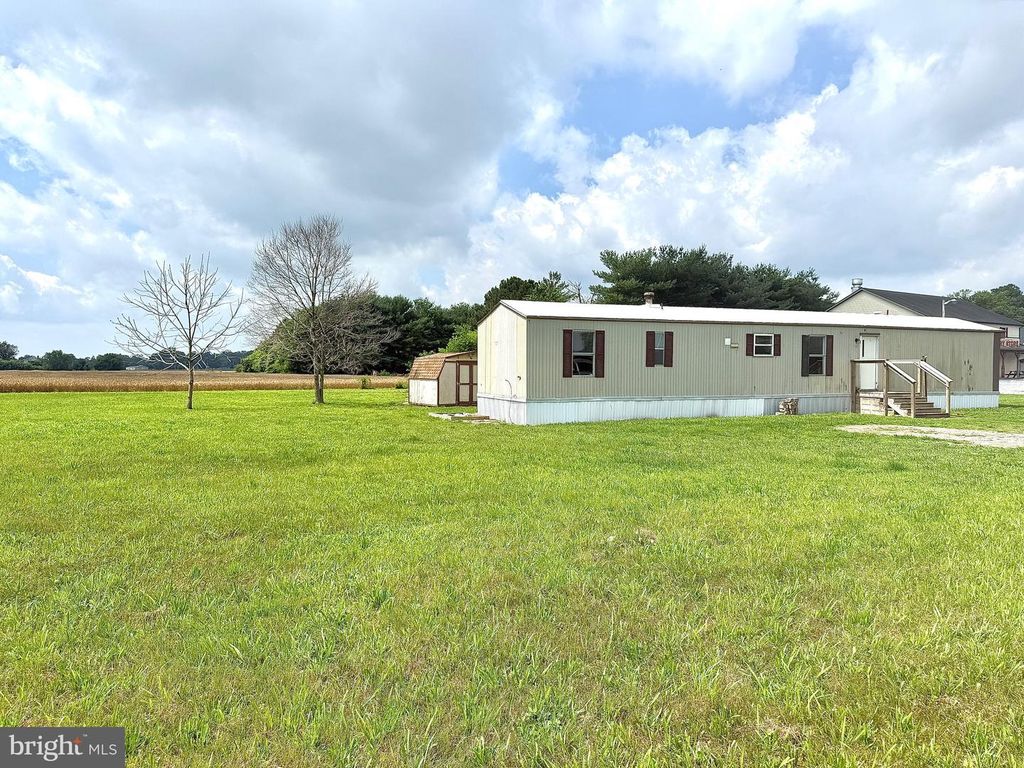 16 ABBOTTS POND RD, Greenwood, DE 19950