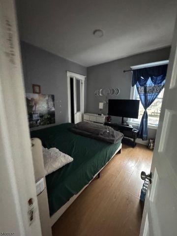 107 N Maple Ave, East Orange City, NJ 07017