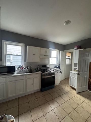 107 N Maple Ave, East Orange City, NJ 07017