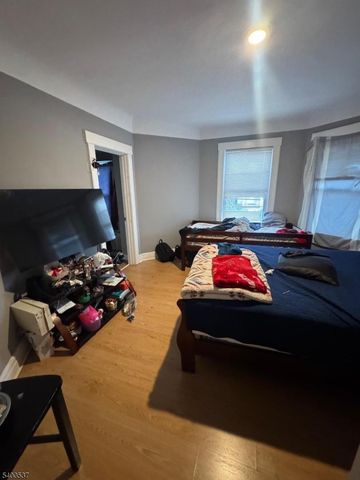 107 N Maple Ave, East Orange City, NJ 07017