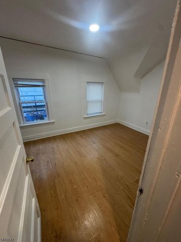 107 N Maple Ave, East Orange City, NJ 07017