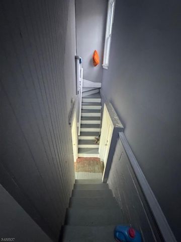 107 N Maple Ave, East Orange City, NJ 07017