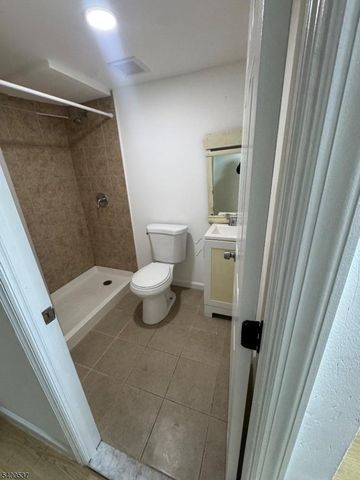 107 N Maple Ave, East Orange City, NJ 07017