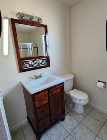 902 W 2nd St, Lincoln, CA 95648