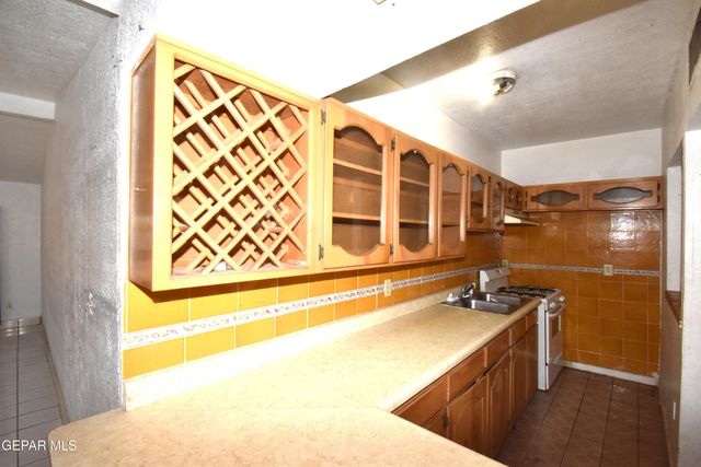 5020 MEADE Court, El Paso, TX 79904