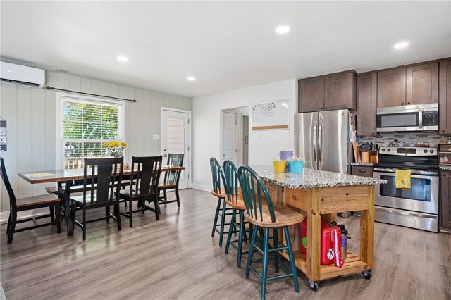 244 E Magnolia Ave, Aransas Pass, TX 78336