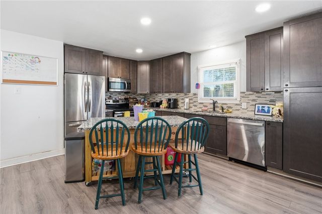 244 E Magnolia Ave, Aransas Pass, TX 78336