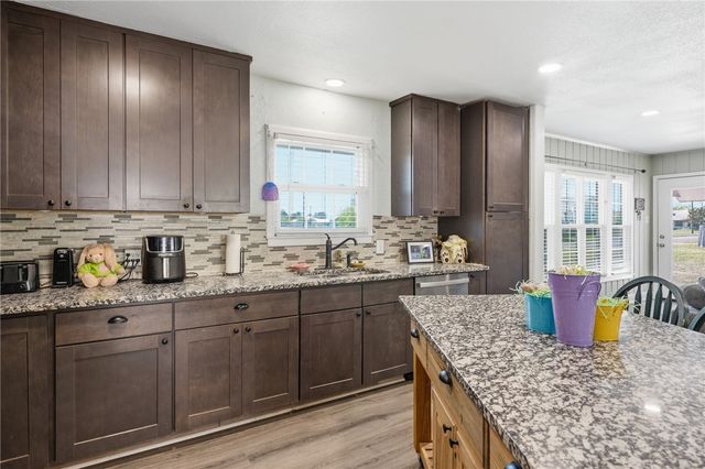 244 E Magnolia Ave, Aransas Pass, TX 78336